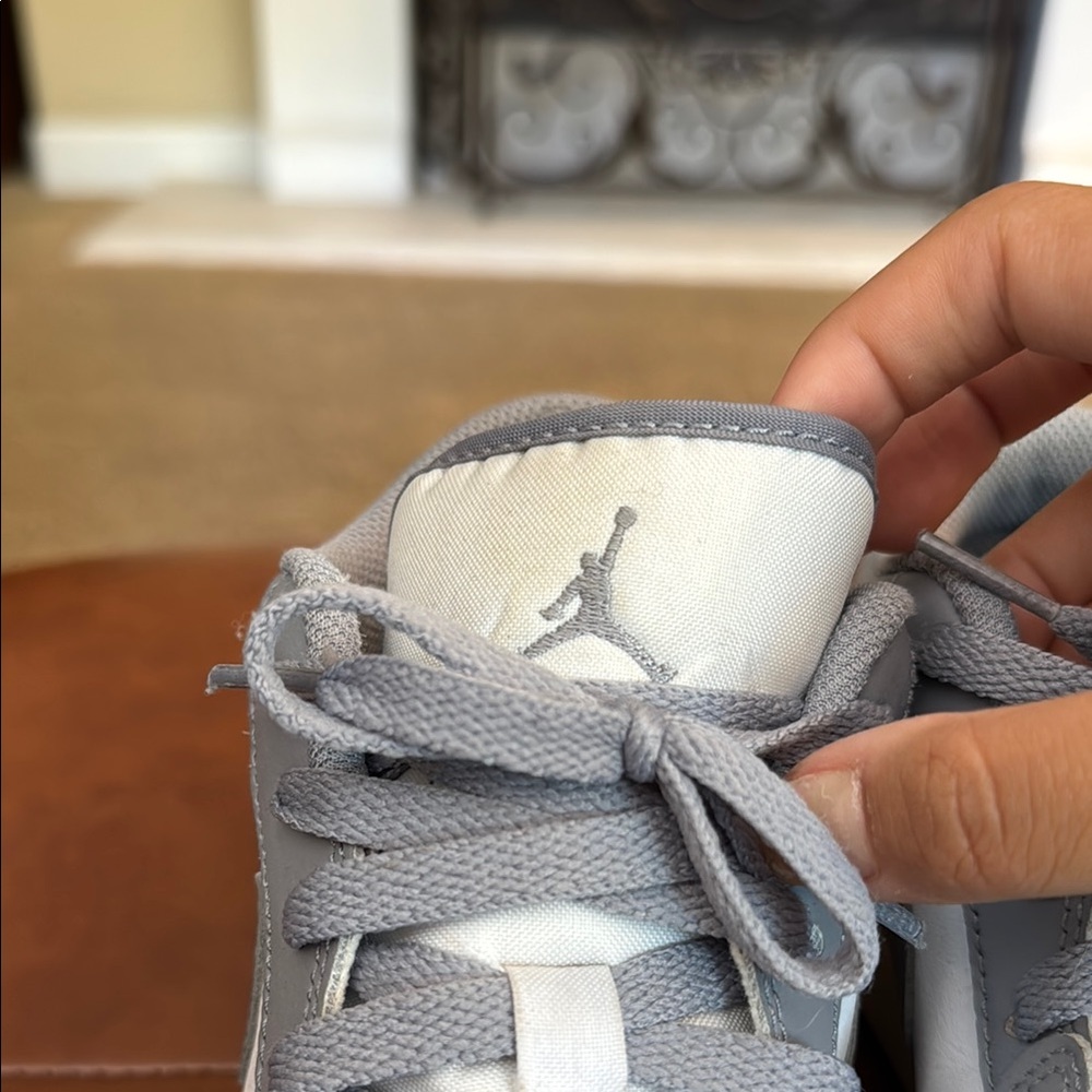 Nike Gray and White Low-Top Sneakers - Picture 7 of 10